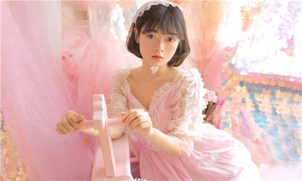 眉县供卵试管代怀生子多少钱？这一直是很多不孕不育家庭关注的话题。在中国，不孕不育的发生率越来越高，根据《中国不孕不育现状调研报告》显示，育龄夫妇的不孕不育率从20年前的3%增长至现在的12.5%-18.2%，患者人数高达6000万以上。在这样的背景下，许多家庭通过供卵试管来实现自己的生育梦想。那么，供卵试管代怀生子的费用到底是多少呢？